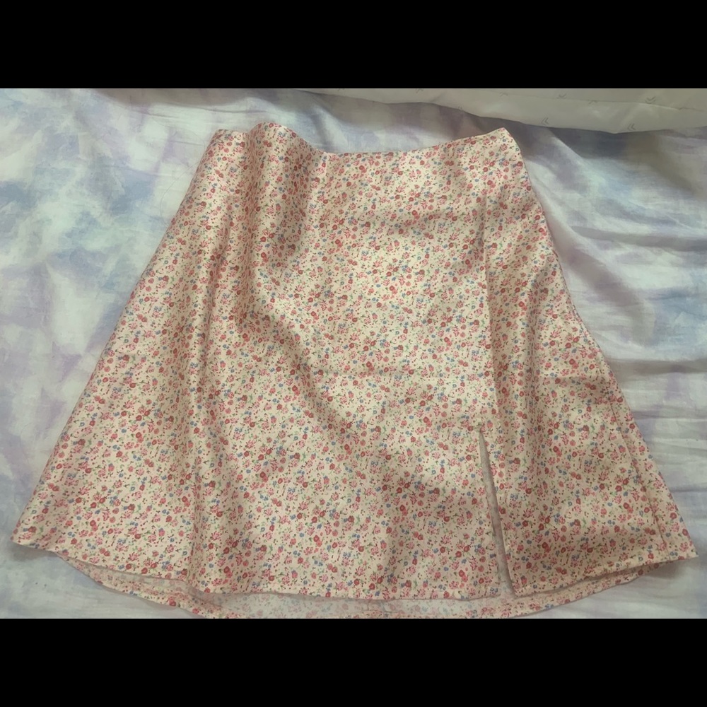 Stelly Satin Floral Slit Skirt in Pink